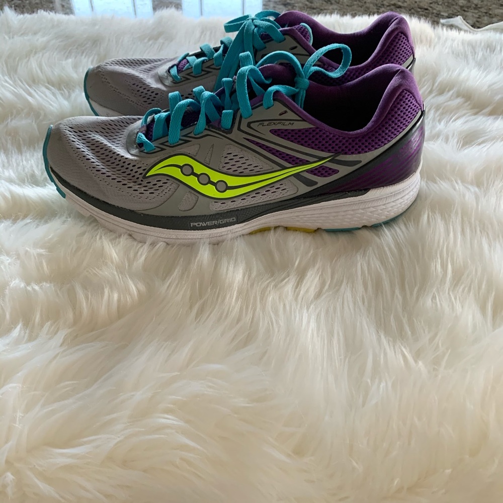Saucony Running Shoes - Picture 2 of 5